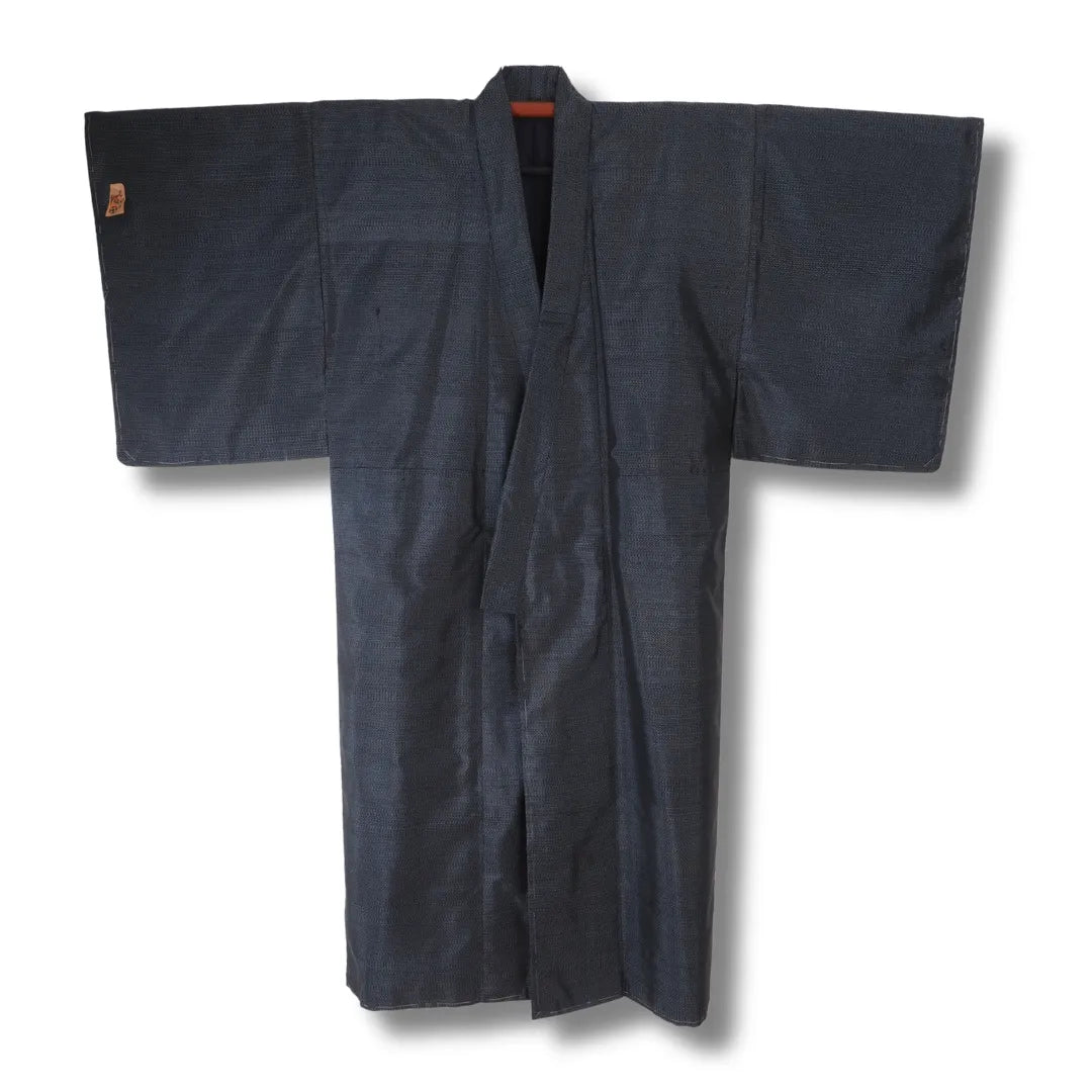 Blaugrauer Vintage Herren-Kimono aus Japan mit feinem Punktmuster, Frontansicht