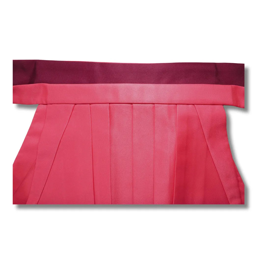 Bundpartie des Hakama mit Plisseefalten in Korallrot