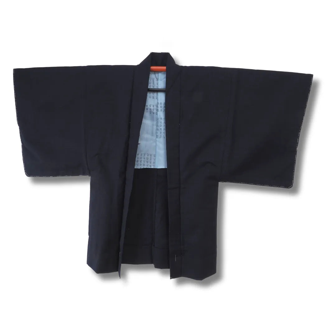 Dunkelblauer Vintage Herren-Haori mit hellblauem Karashishi-Innenfutter, Frontansicht