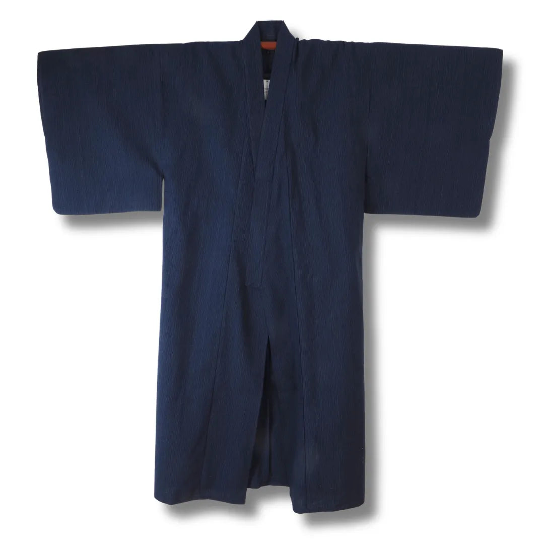 Herren Yukata in Navy mit feinem Streifenmuster Vorderansicht
