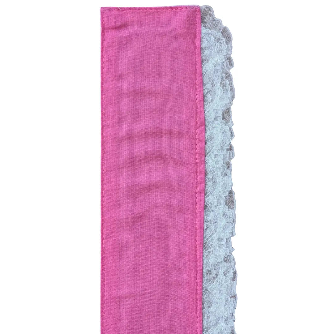 Rosa Kasane Eri für Kimono mit dekorativer weißer Spitze im Detail