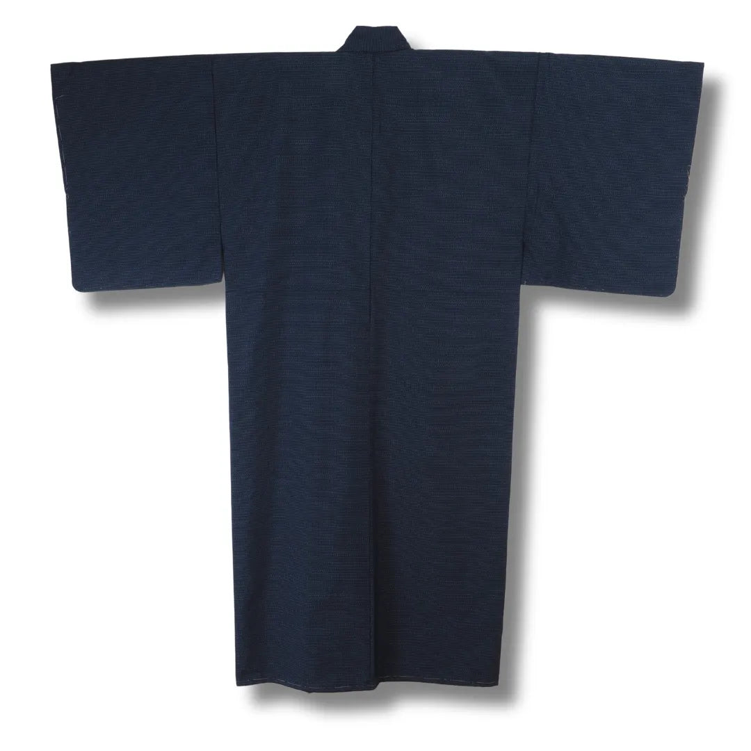 Rückansicht des dunkelblauen Herren-Kimono, klassischer Schnitt