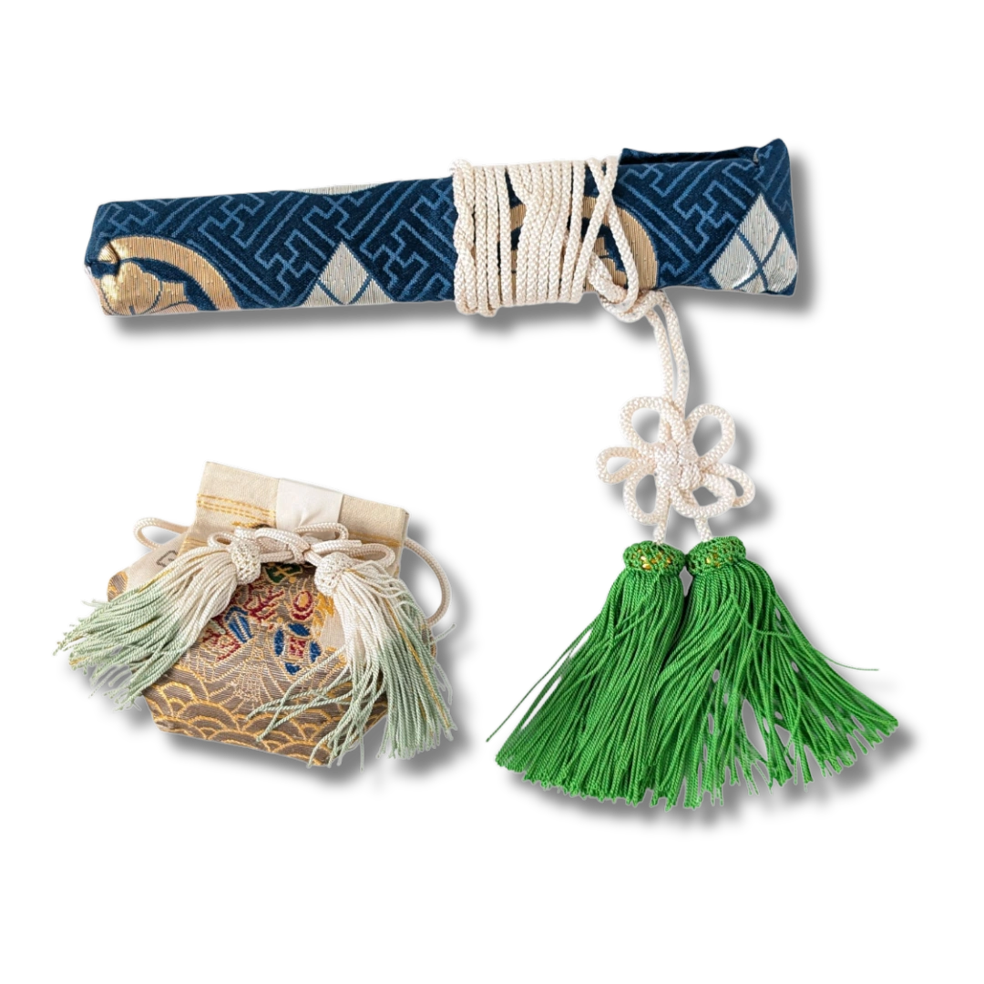 Shichi-Go-San Jungen-Set mit Obi, Kaiken & Amulett – Vintage