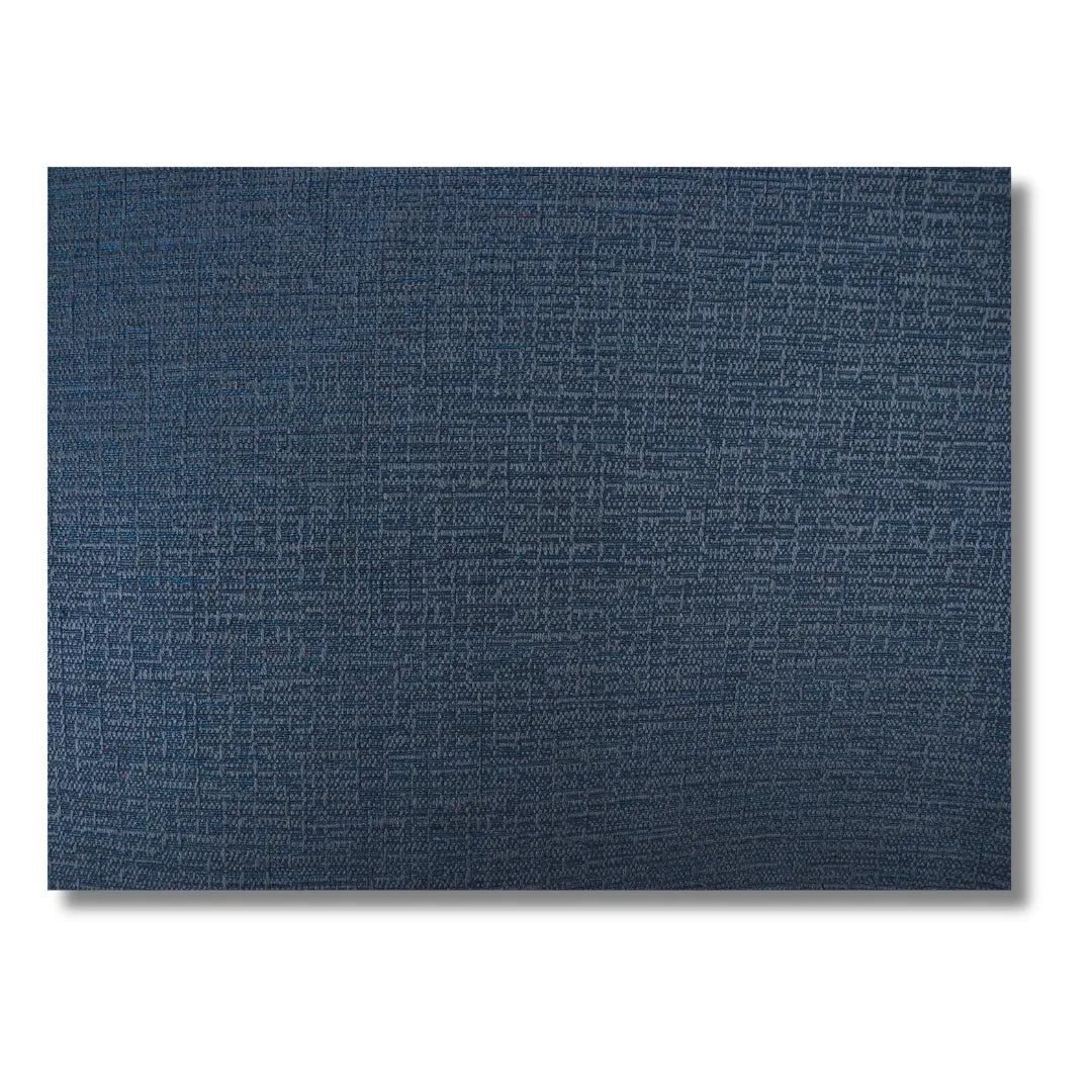 Stoffdetail des Herren-Kimono: leinenartige Webstruktur in Dunkelblau