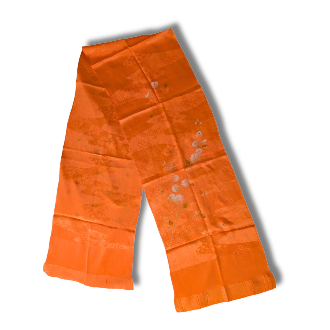 Vintage Obiage aus Seide in Orange mit Golddekor & traditionellen Mustern