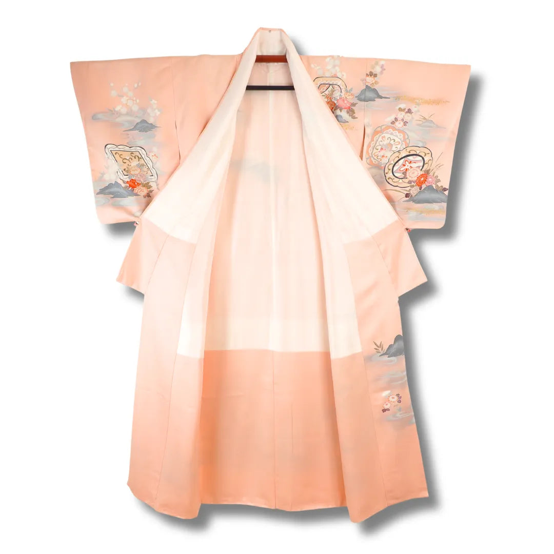Vintage Damen-Kimono in Rosa geöffnet mit Blick auf das Innenfutter