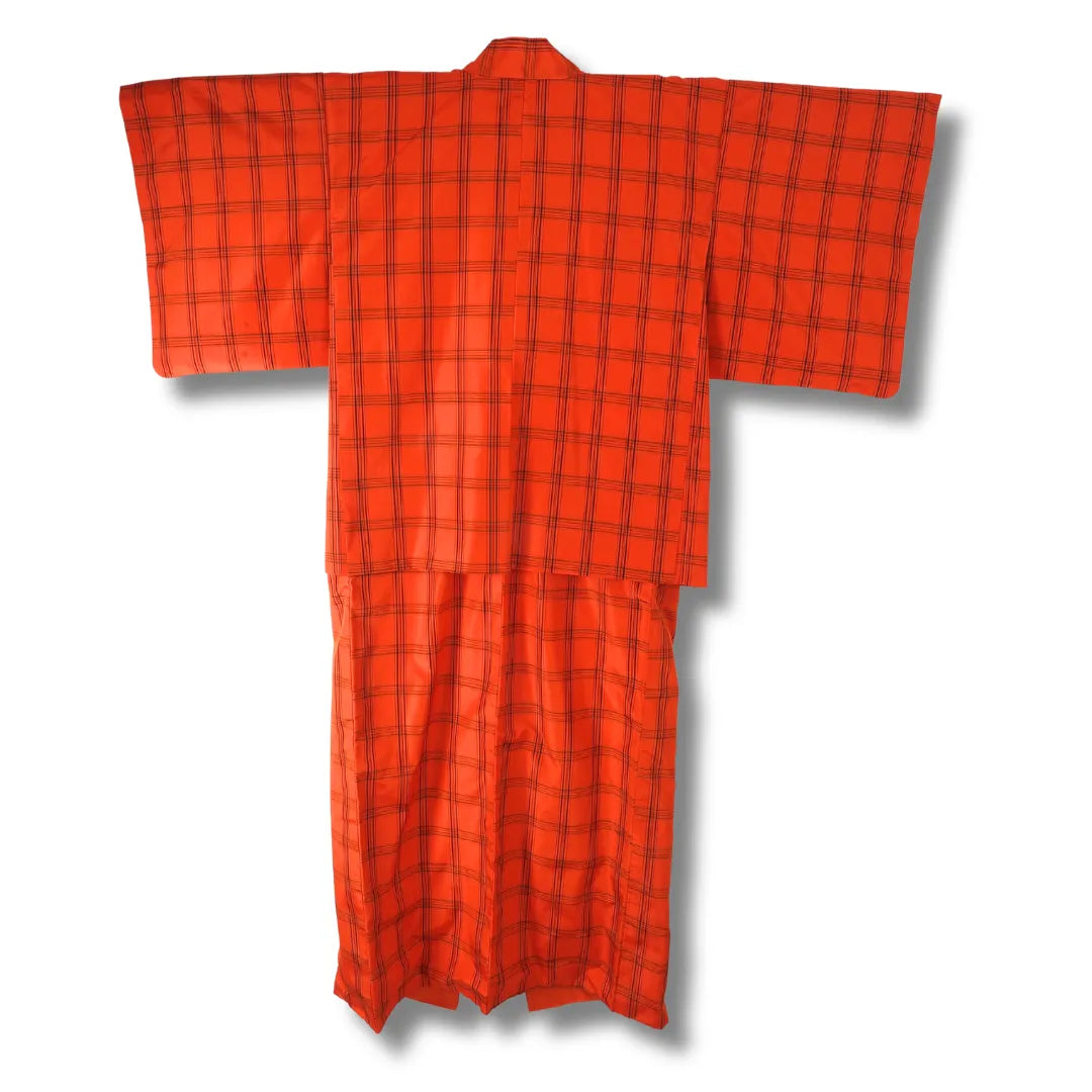 Rückansicht des zinnoberroten Vintage Kimono und Haori mit Karomuster