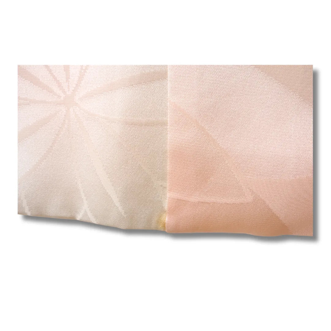 Stoffdetail creme rosa Farbverlauf mit Blumenmuster