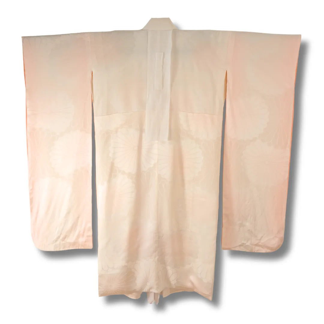 Rückansicht des Vintage Juban in Rosa und Creme