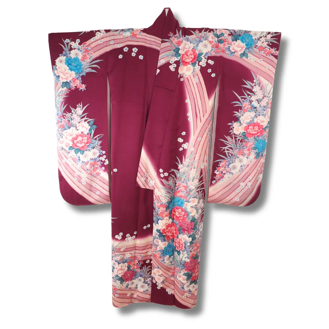 Vintage Damen Furisode in Weinrot mit Bogenstreifen und Blumenmuster in Rosa und Türkis, lange Ärmel, Frontansicht
