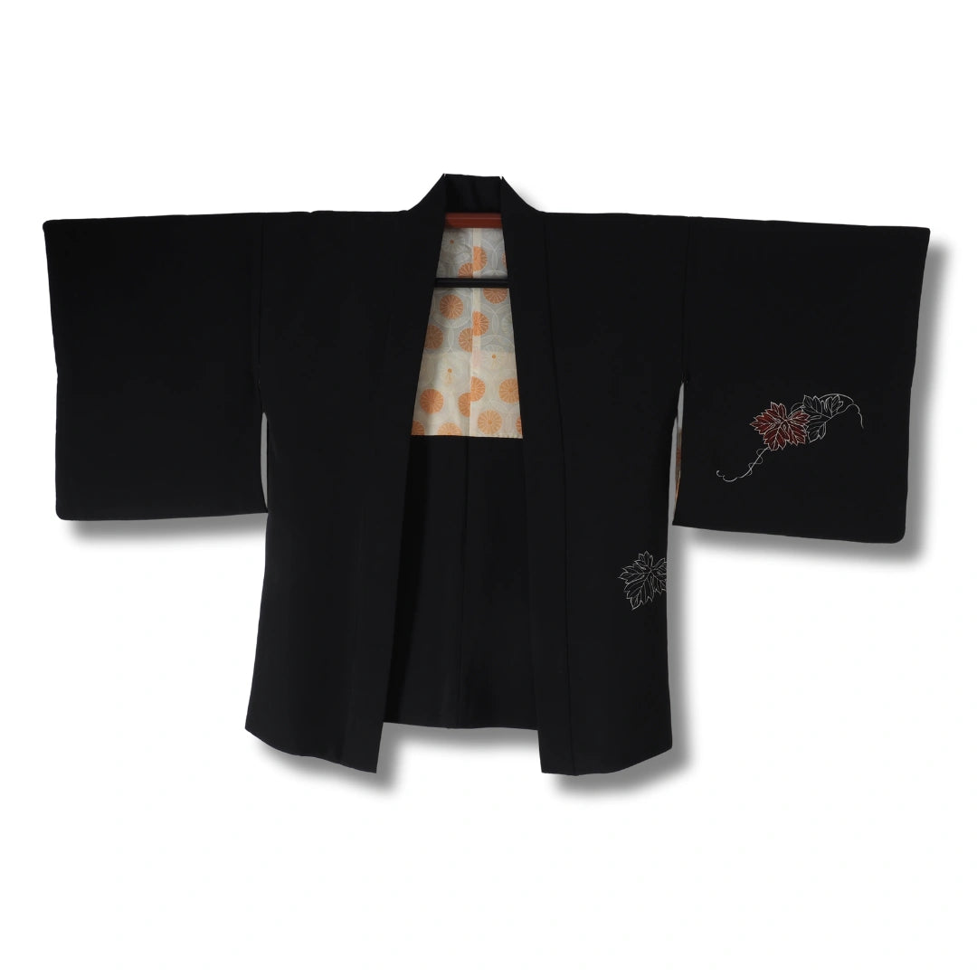Vintage Damen Haori Schwarz mit roten Blättern inkl. Haori Himo