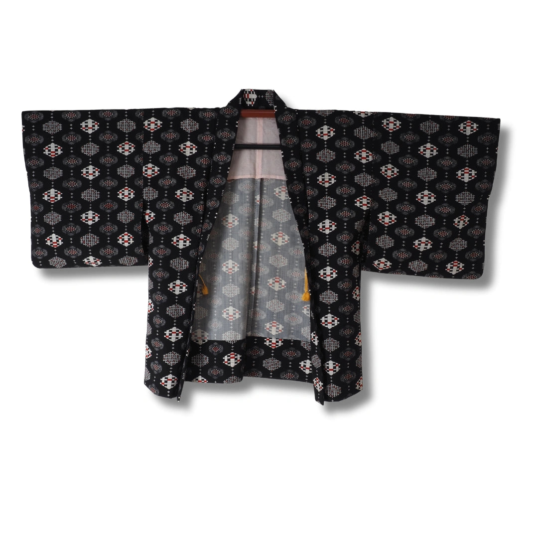 Vintage Damen Haori Schwarz mit Rot-Weißem Muster – Inkl. Haori Himo