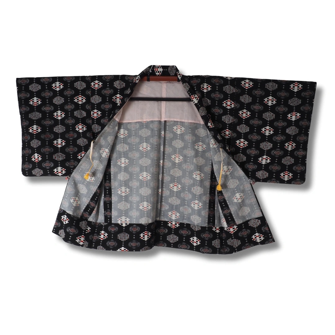 Vintage Damen Haori Schwarz mit Rot-Weißem Muster – Inkl. Haori Himo