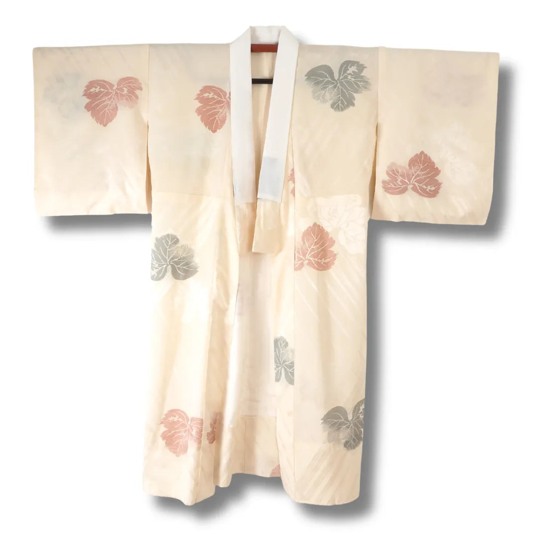 Vintage Damen Juban creme mit Blättermuster Vorderansicht