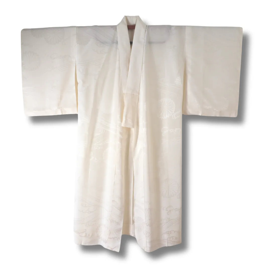 Vintage Nagajuban in Creme mit Chrysanthemenmuster Vorderansicht
