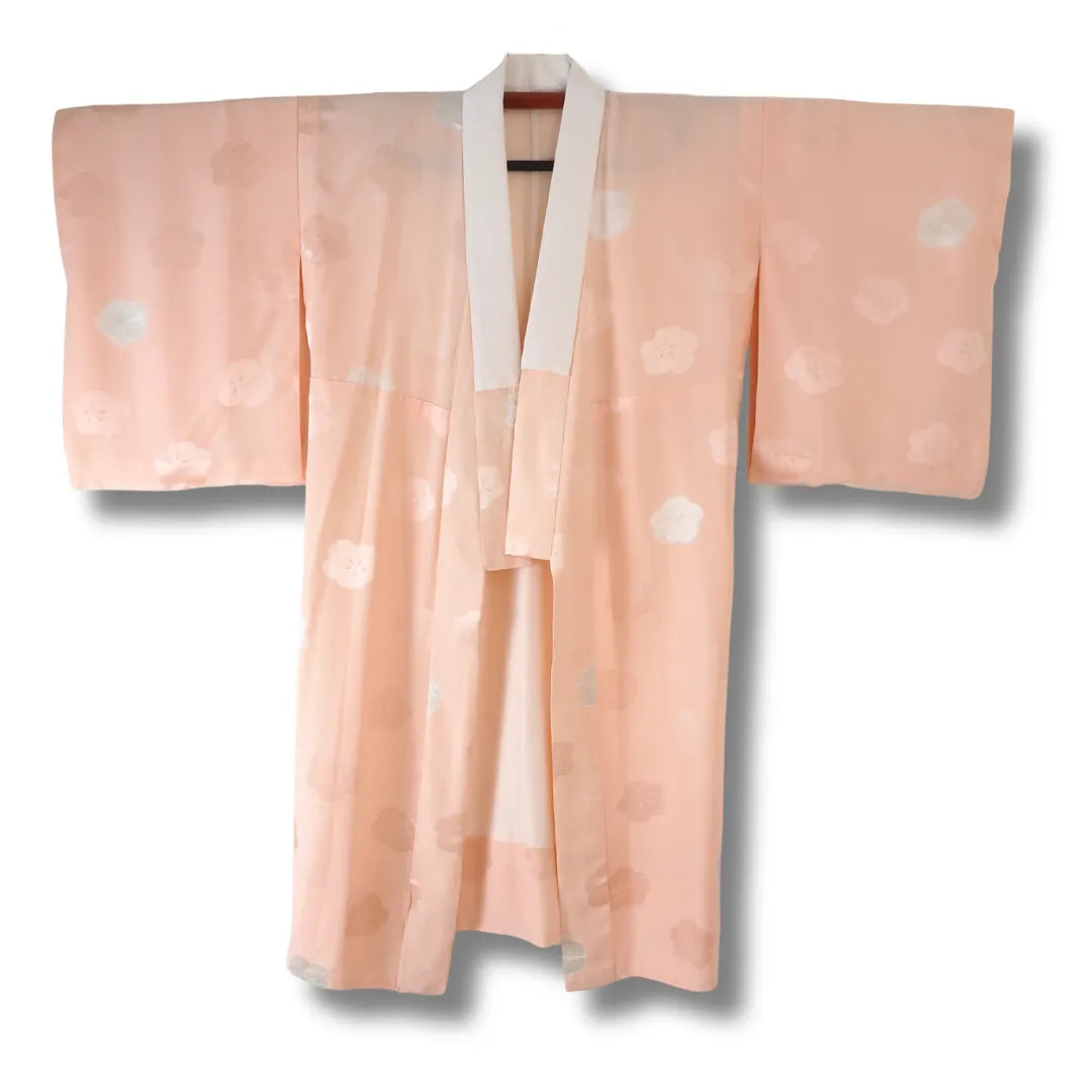 Vintage Nagajuban in Rosa mit weißen und rosa Blumen Vorderansicht