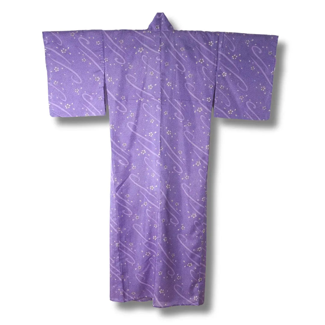 Rückseite eines lila Sommer Kimono mit Blumen