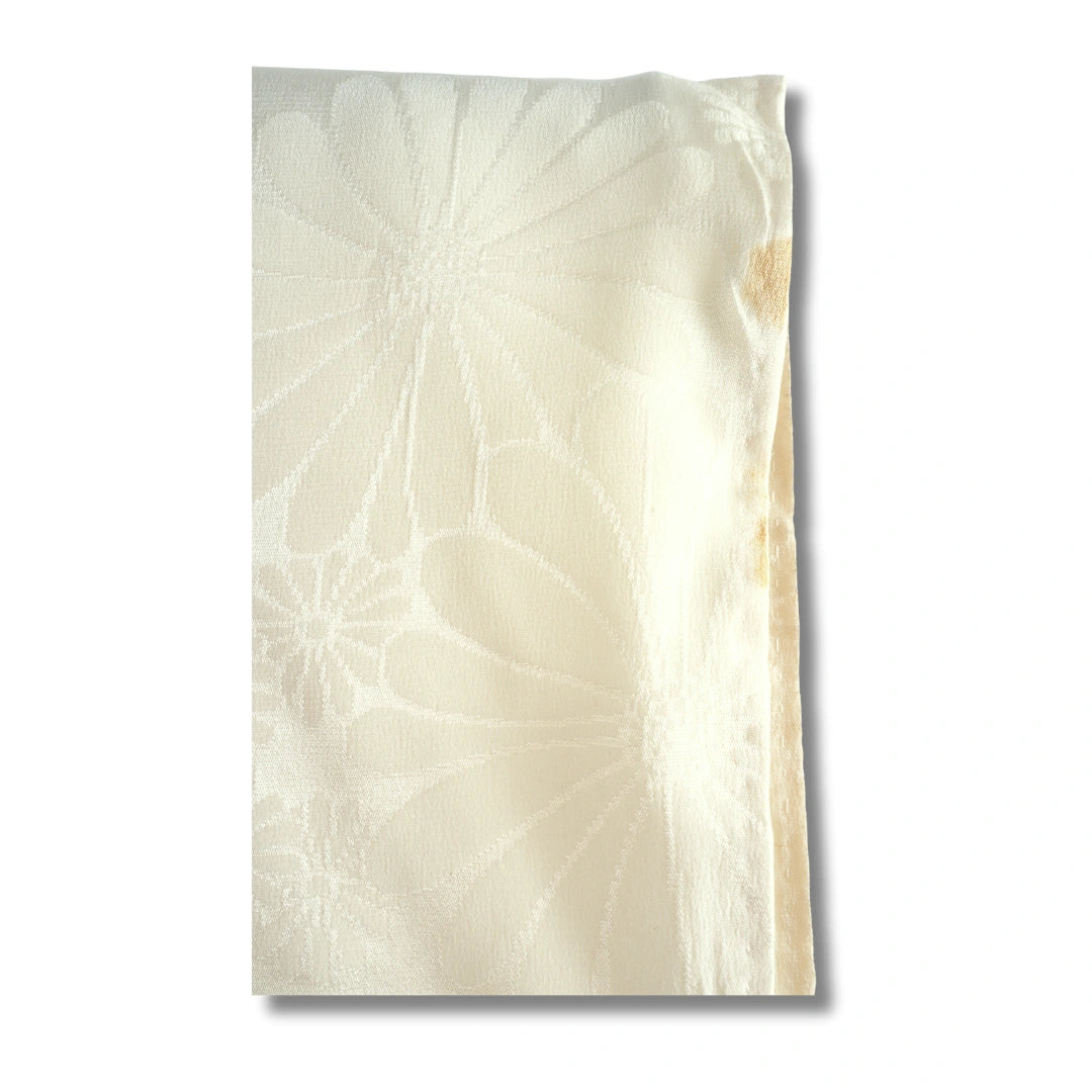 Vintage Damen-Juban in Cremeweiß mit Chrysanthemenmuster