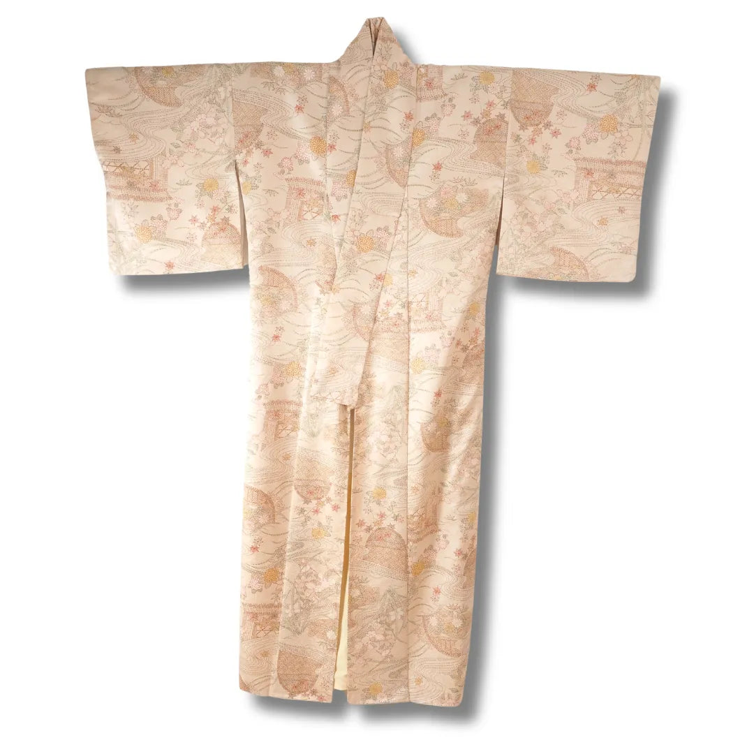 Vintage Komon Kimono creme mit floralem Muster Vorderansicht
