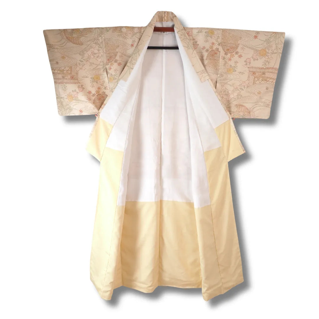 Innenansicht Kimono mit hellem Innenfutter