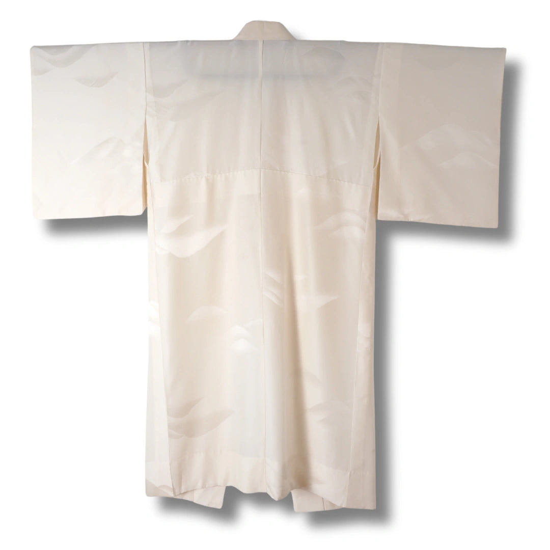 Vintage Damen Naga Juban creme mit Wellen