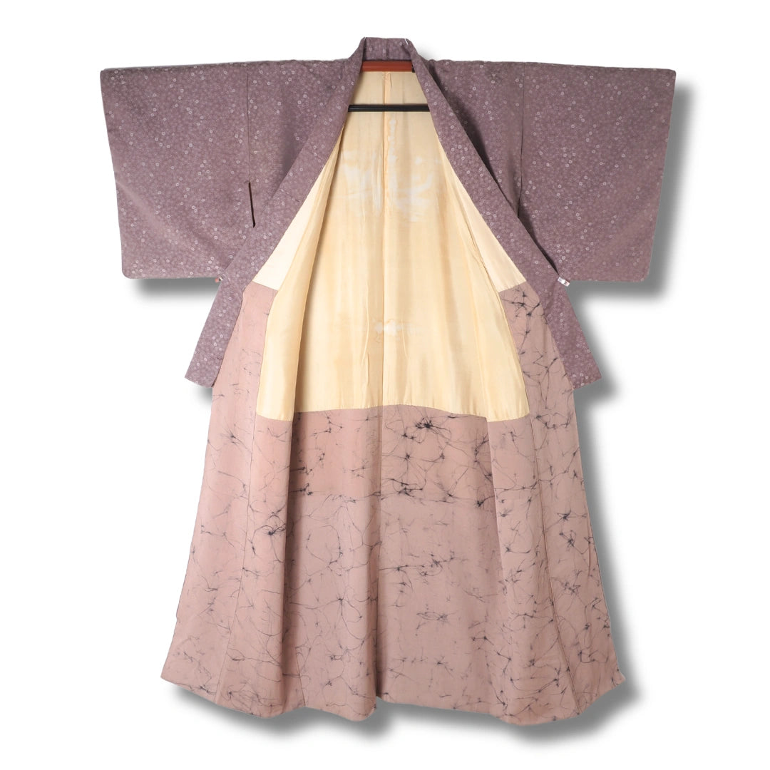 Innenansicht eines lila Komon Kimono