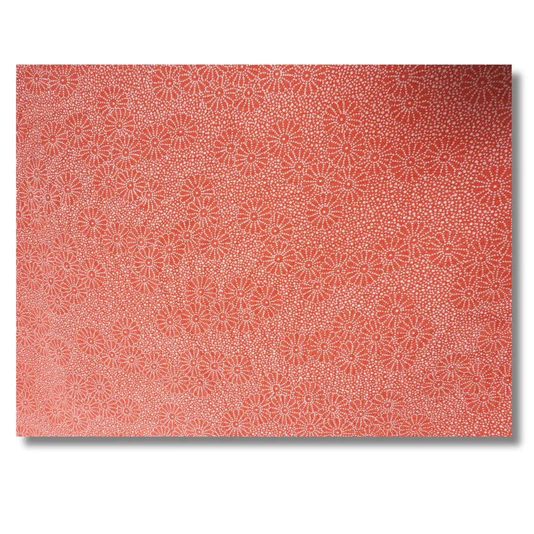 Detailaufnahme des eingewebten Blumenmusters