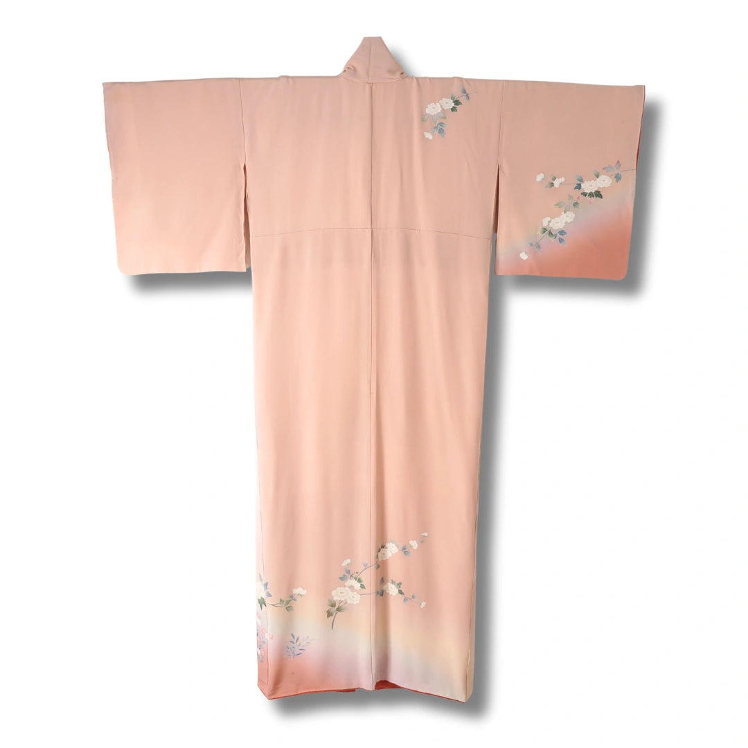 Vintage Houmongi Damen Kimono in Rosa mit weißen Blumen