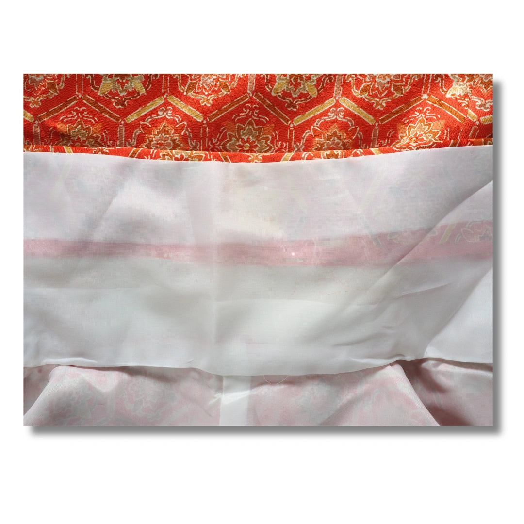 Detail der Innenseite eines Vintage Kimono