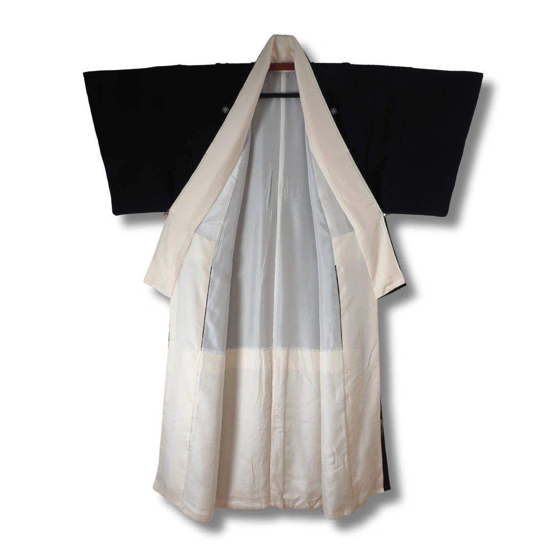 Vintage Damen Kuro-Tomesode Kimono schwarz mit Blumen