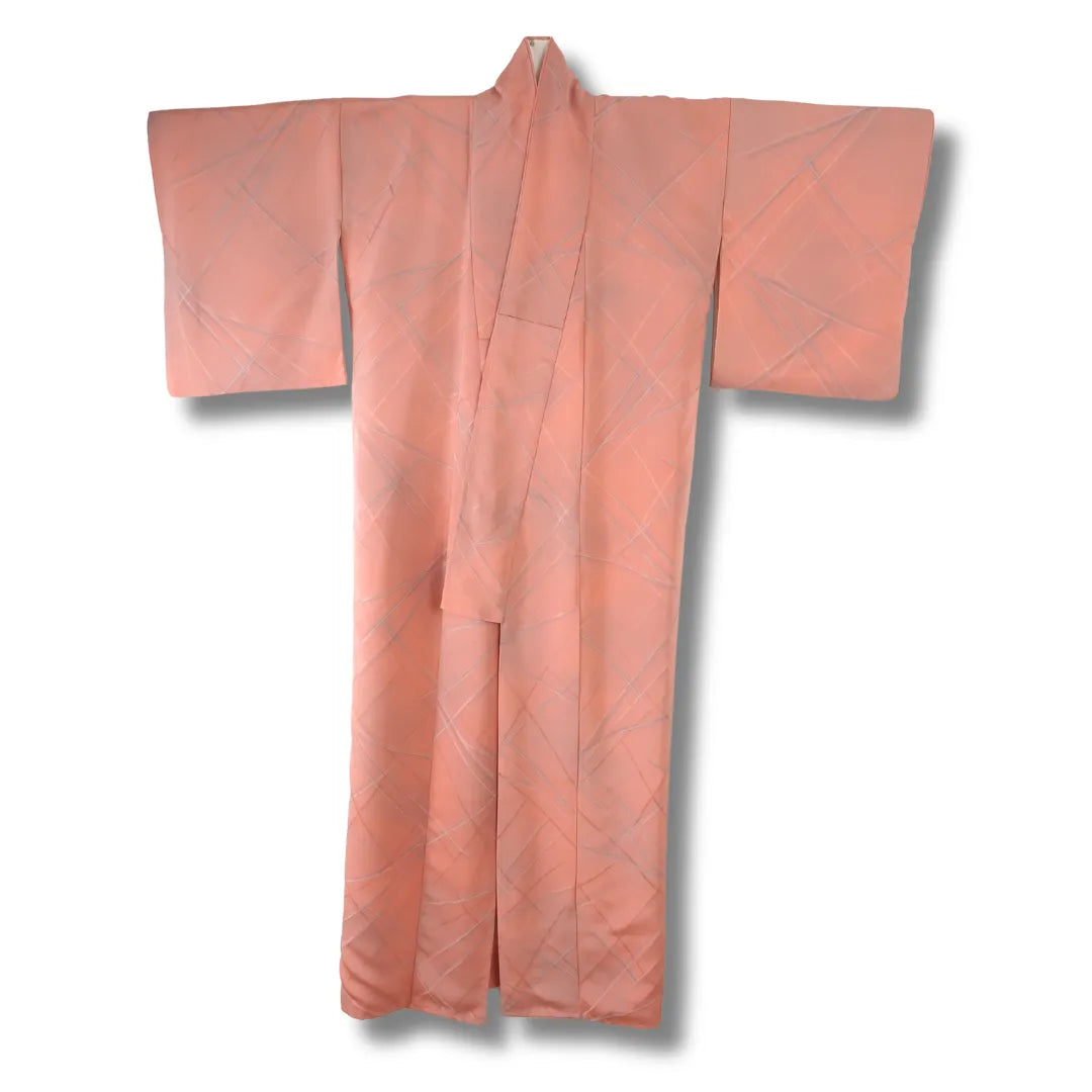 Vintage Damen Komon-Kimono in Altrosa mit feinem eingewebten Diagonalstreifenmuster, Frontansicht