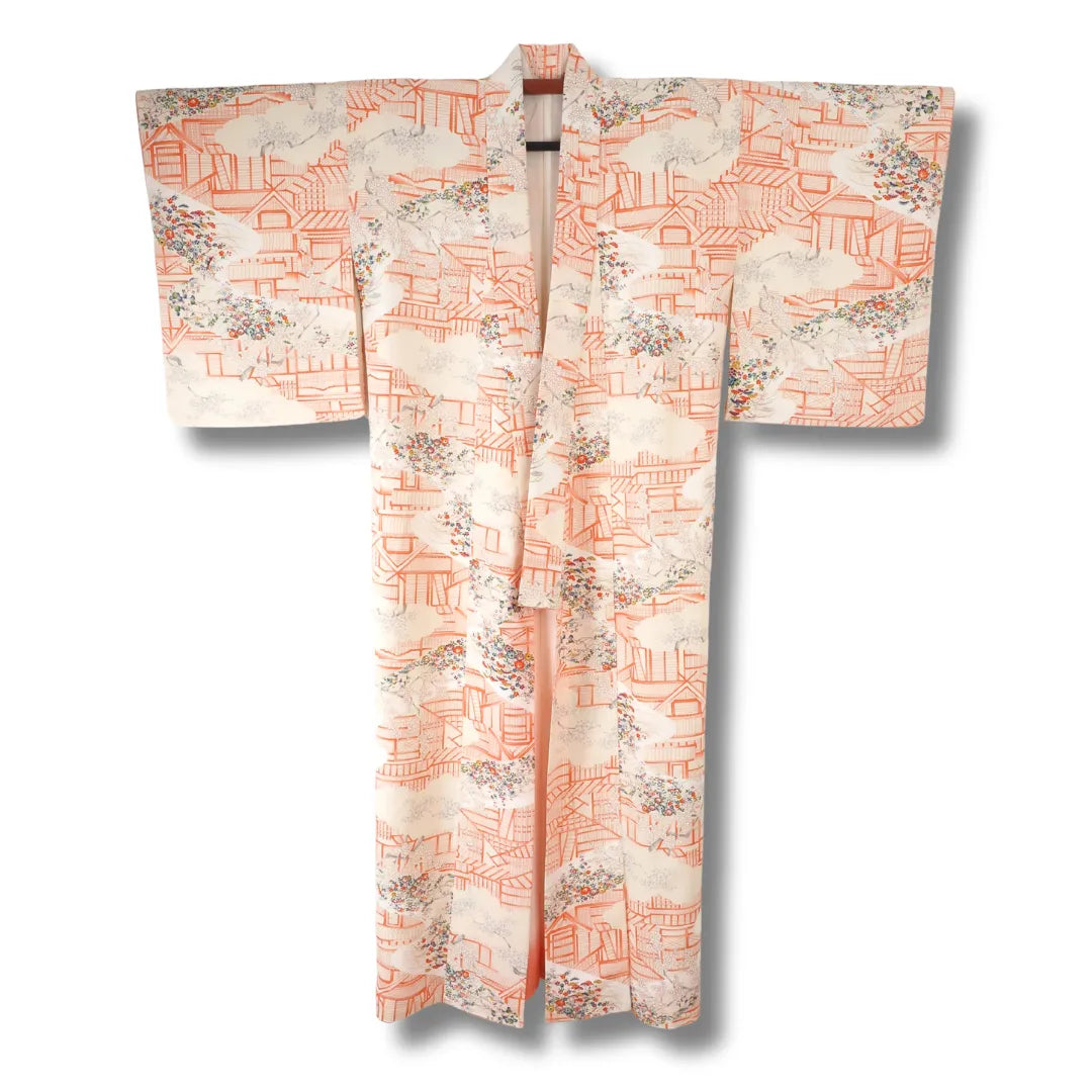 Vintage Damen Komon-Kimono in Creme mit korallroten Häusern und Blumenarrangements, Frontansicht