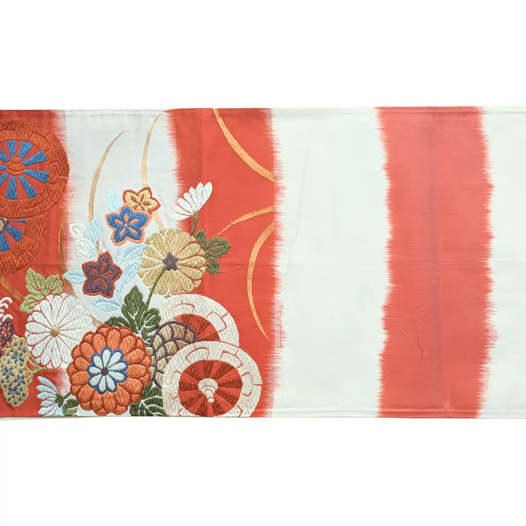 Vintage Fukuro Obi mit roten und hellen Streifen, Kiku und japanischen Wagenrädern