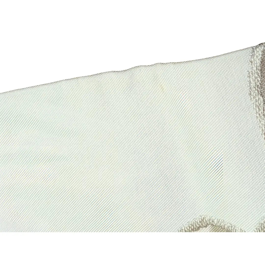 Detail des hellen Stoffes am Vintage Fukuro Obi mit leichter Gebrauchsspur