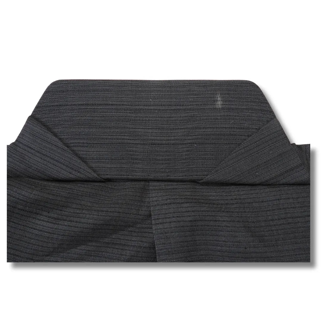 Detailaufnahme des Stoffes mit feinen Streifen