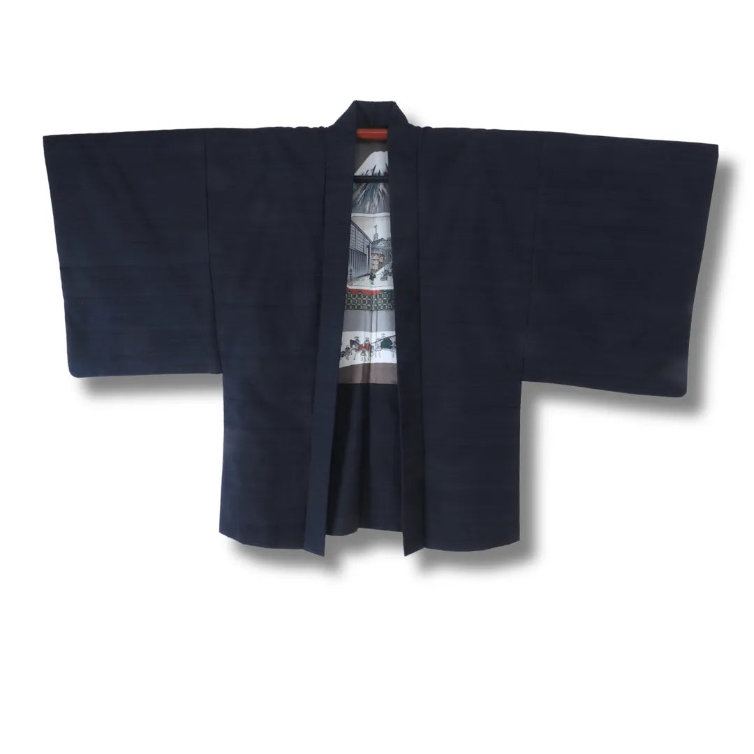 Blauer Vintage Haori geschlossn, mit leicht erkennbaren Muster vom Mt. Fuji auf der Innenseite