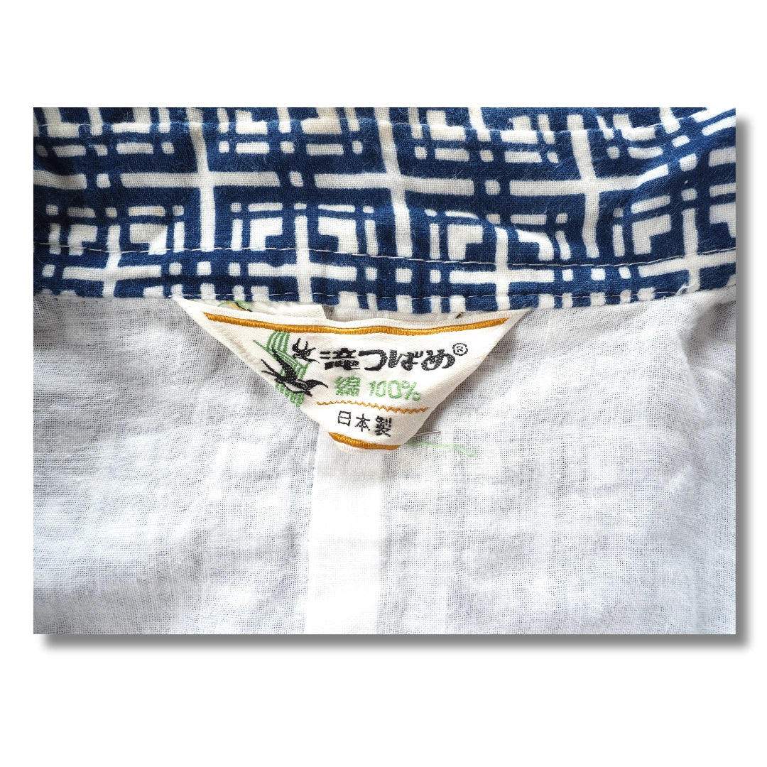 Vintage Nemaki Yukata Blau-Weiß mit modernem Linienmuster