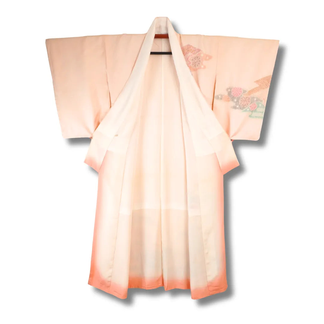 Vintage Homongi-Kimono geöffnet mit Blick auf das helle Innenfutter