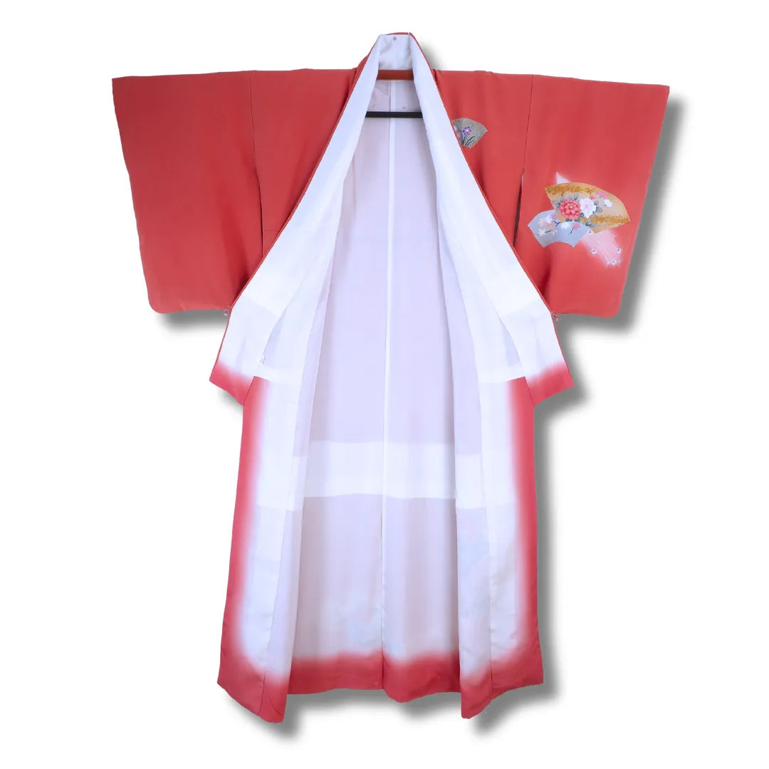 Vintage Homongi-Kimono geöffnet mit Blick auf das weiße Innenfutter