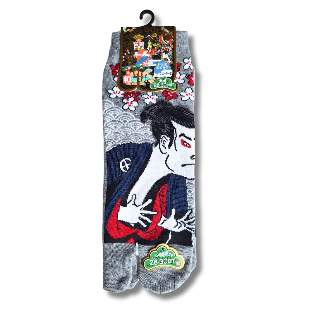 Graue Kurze Tabi Zehensocken mit dem Motiv Goemon in der Größe 43 bis 46 #farbe_Grau