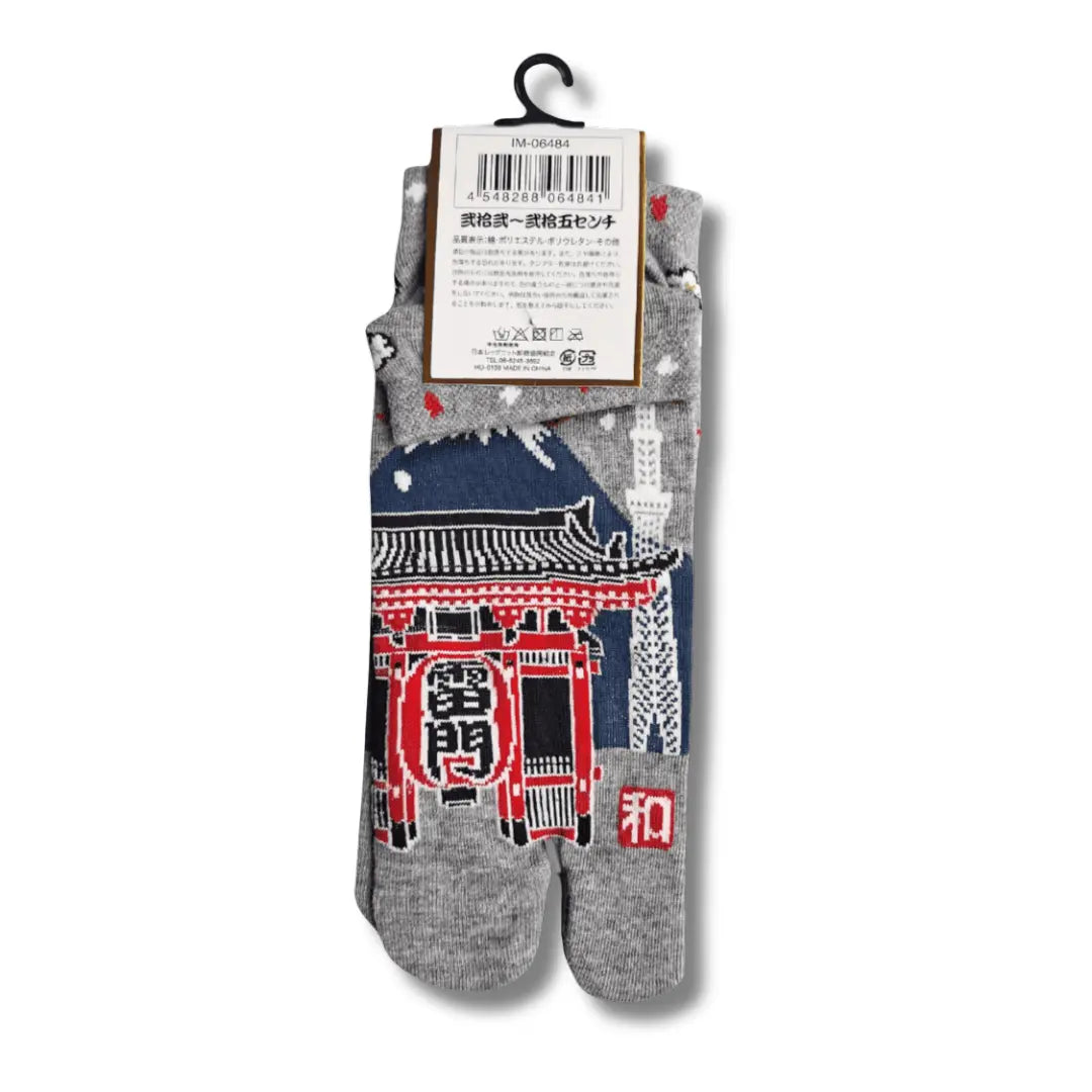 Kurze Tabi Socken grau mit Kaminarimon Tor, Rückseite mit Etikett und Produktinformationen – japanische Zehensocken #farbe_Grau