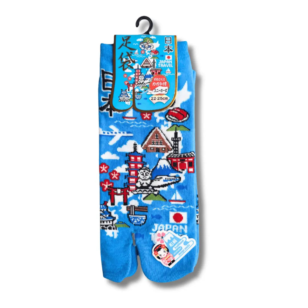 Kurze Tabi Socken hellblau mit Japan Karte und Sehenswürdigkeiten Motiv Vorderseite – japanische Zehensocken #farbe_Hellblau