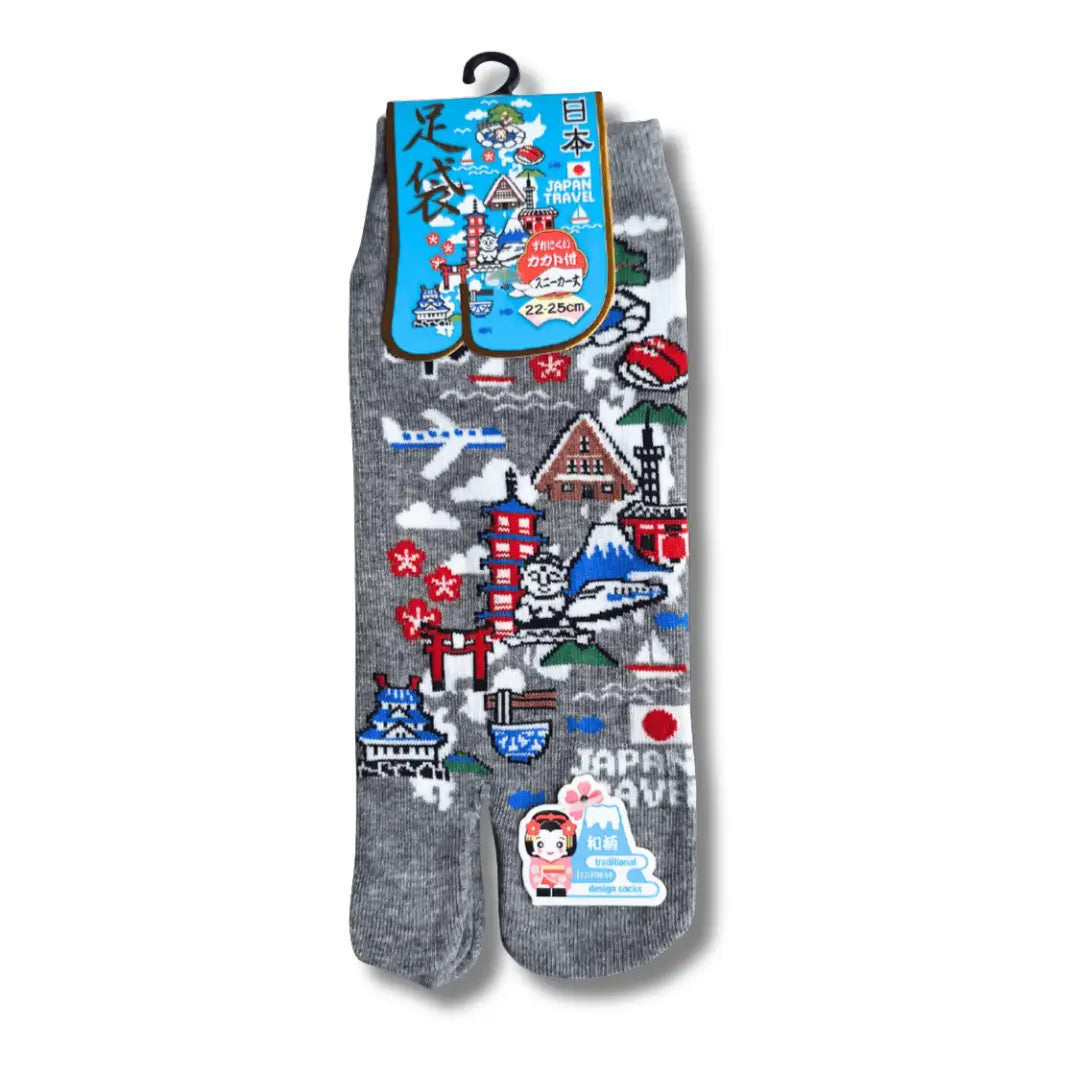 Kurze Tabi Socken grau mit Japan Karte und Sehenswürdigkeiten Motiv Vorderseite – japanische Zehensocken #farbe_Grau