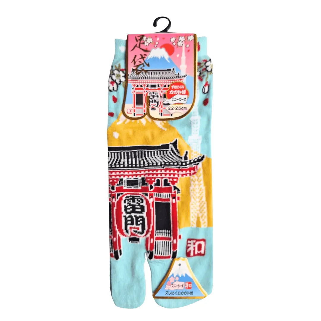 Kurze Tabi Socken blau mit Kaminarimon Tor, Fuji und Kirschblüten Motiv Vorderseite – japanische Zehensocken #farbe_Hellblau