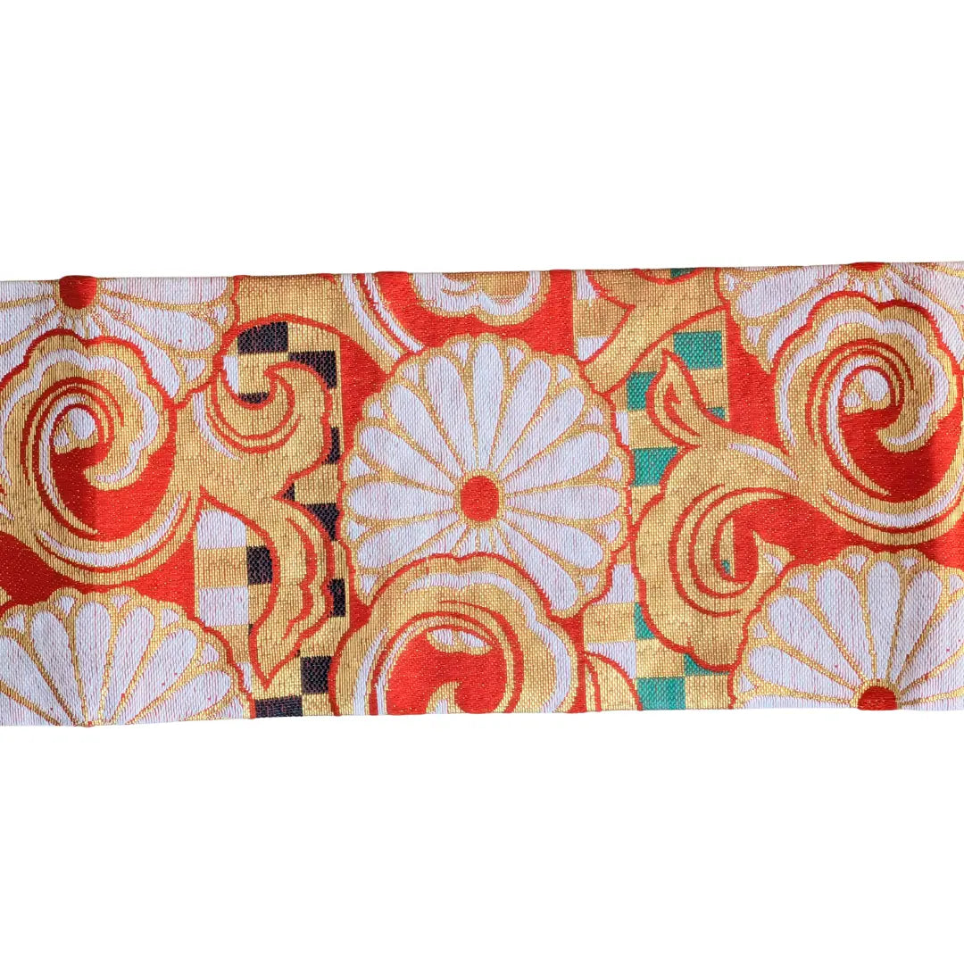Vintage Musubi Obi mit weißen Chrysanthemen und Schachbrettmuster.