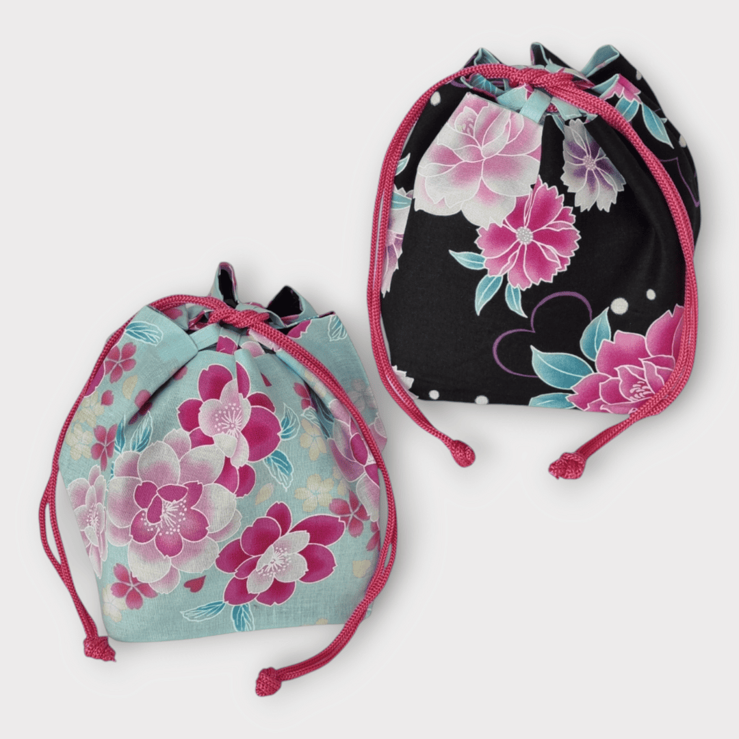 Kinchaku Beutel Wendetasche hellblau-schwarz