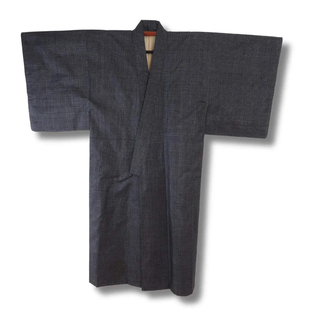 Blaugrauer Vintage Herren-Kimono aus Japan mit feinem Streumuster, Frontansicht