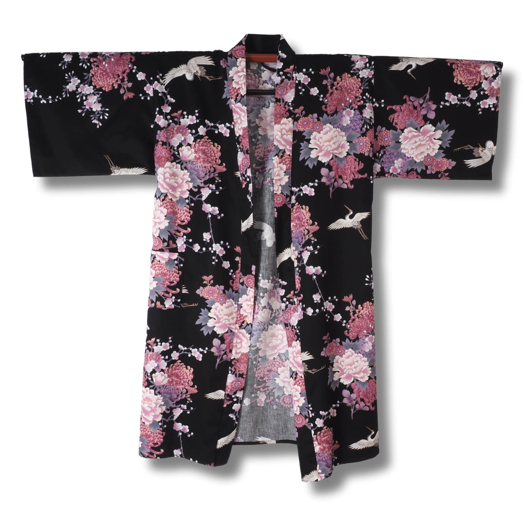 Damen Yukata kurz schwarz mit lila Blumen