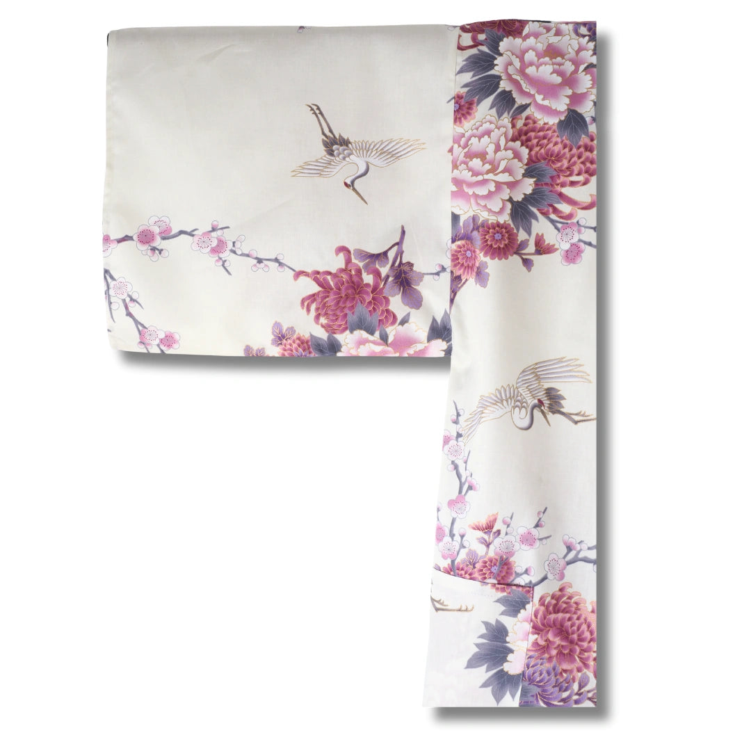 Kurzer Damen Yukata – Weiß mit lila Blüten