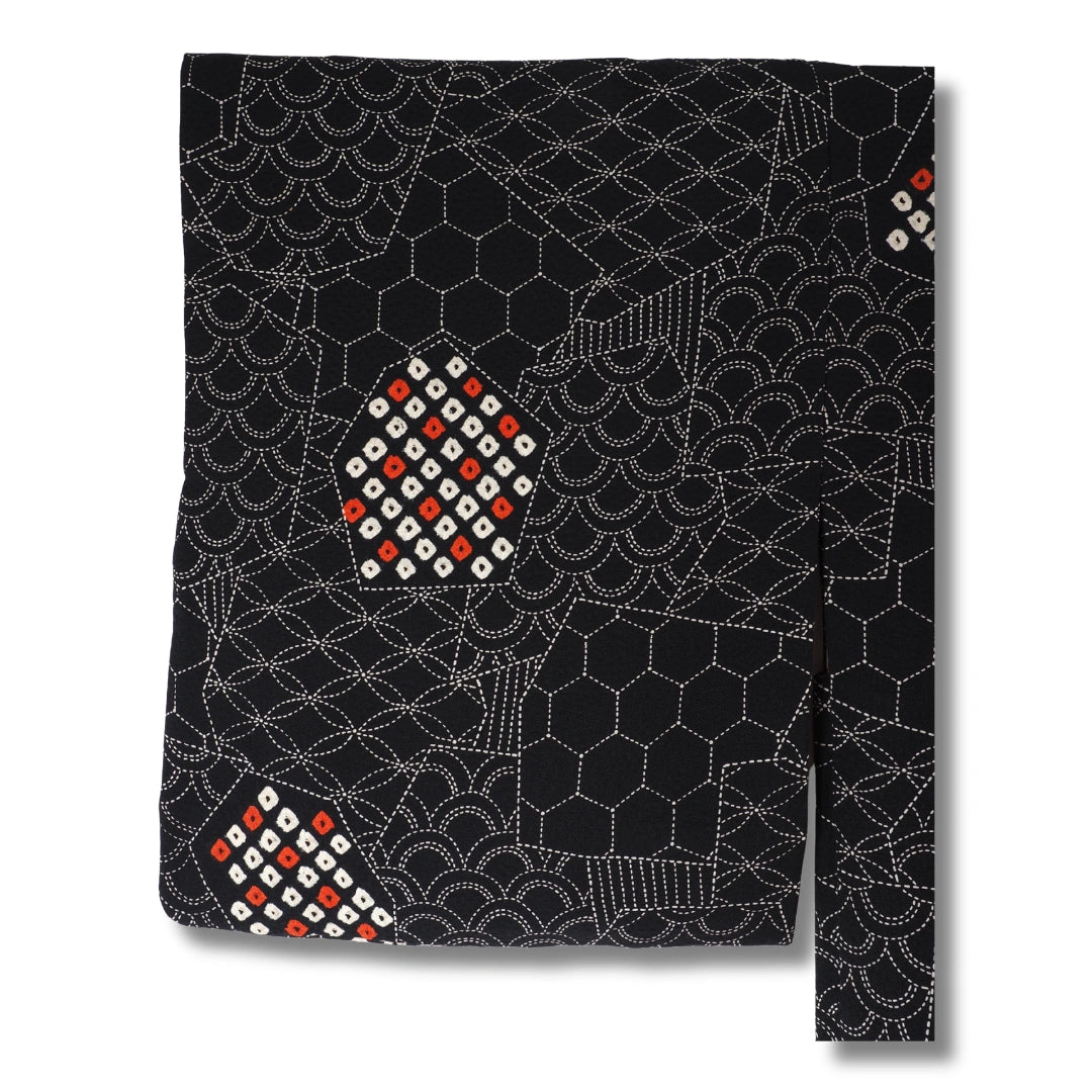 Detailansicht des Stoffmusters mit geometrischen Formen und klassischen japanischen Motiven